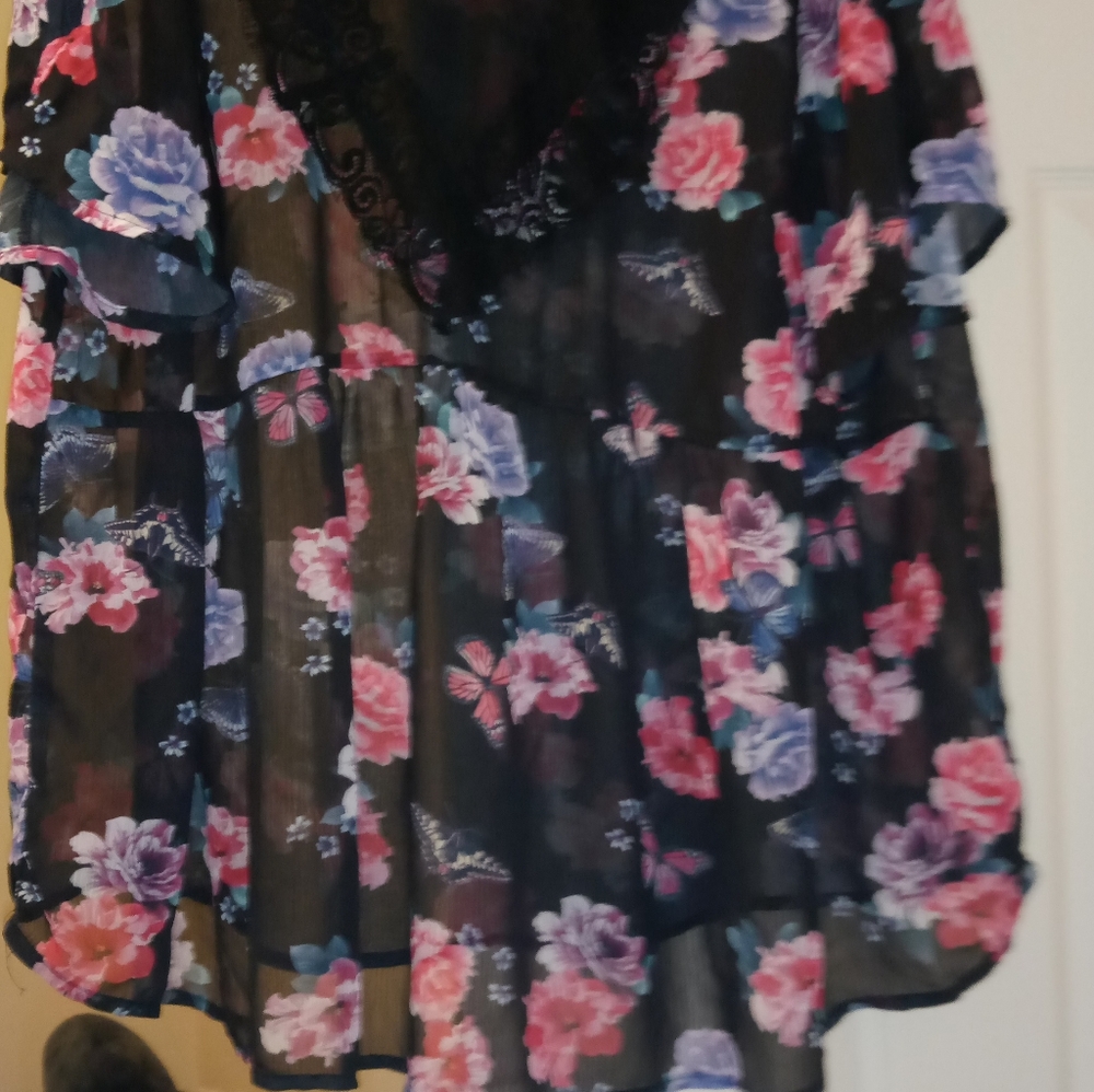 Black Pink Flowered Top with Lace Collar